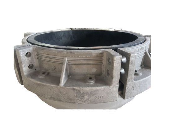 End Closure For Plastic Pipes With Hold Clamp Compression Bolts And Vent Valve For Secure Sealing In Pressure Equipment